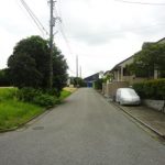 西側道路を南へ(周辺)